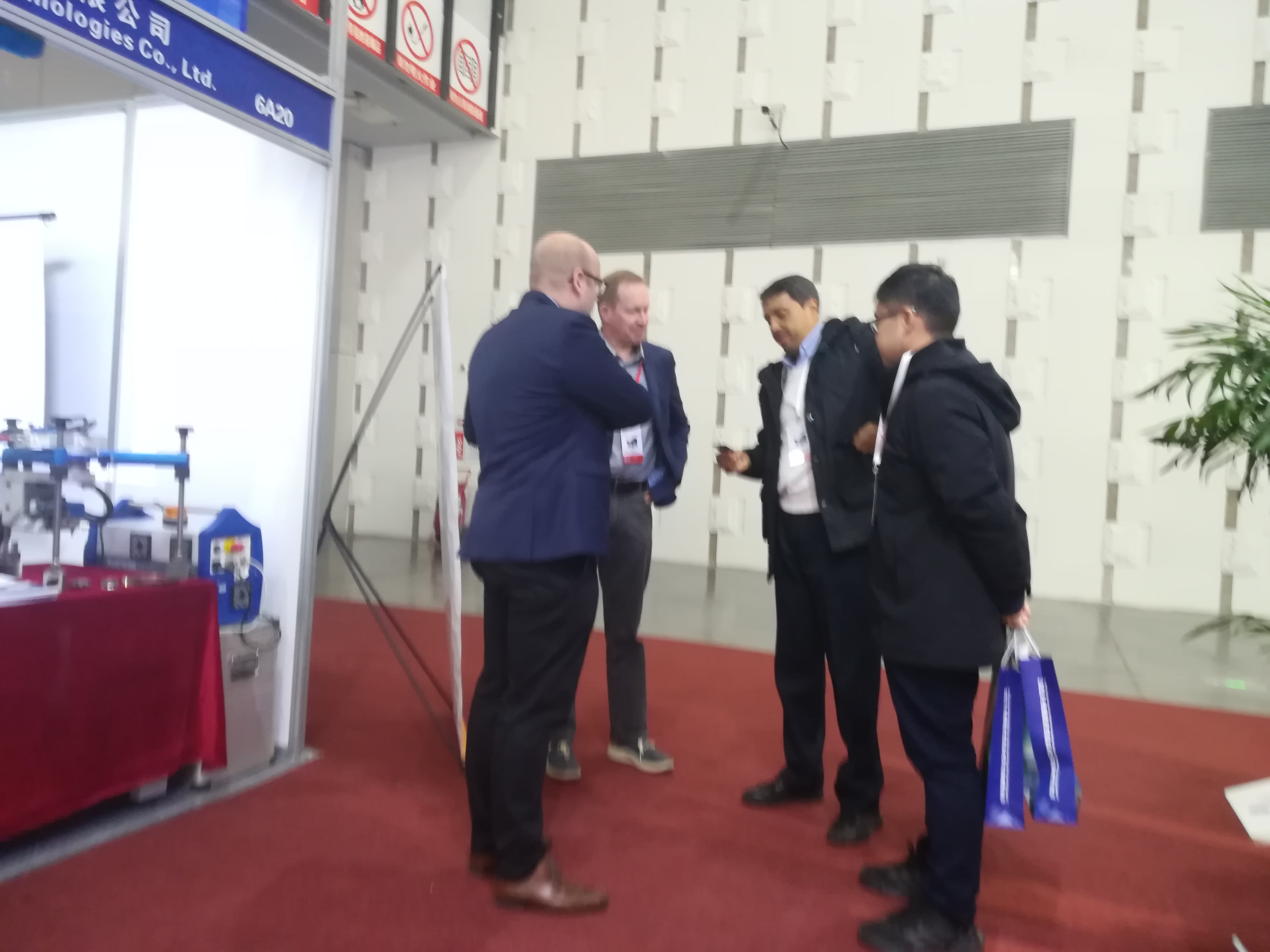 97人妻碰碰碰久久久久禁片