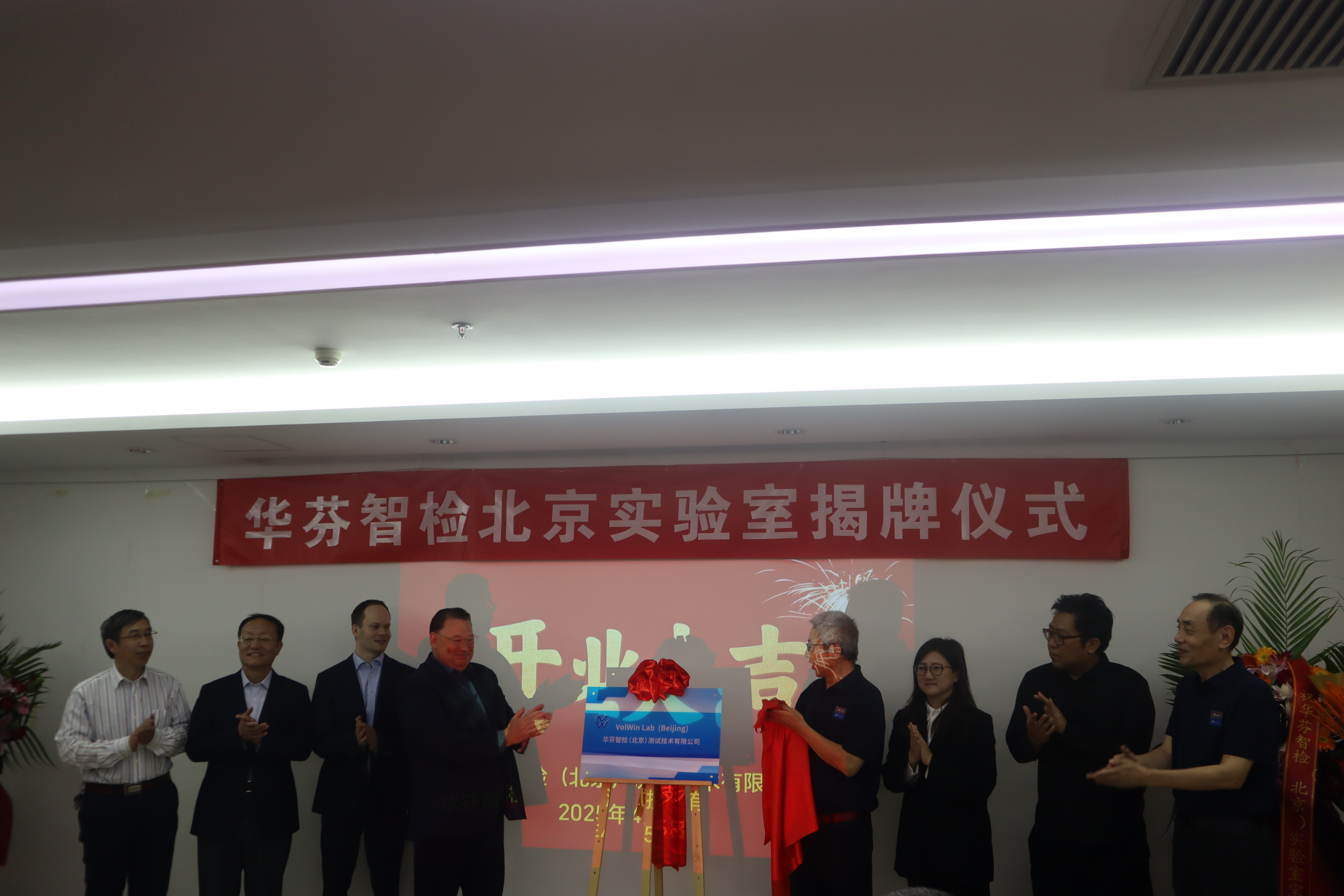 97人妻碰碰碰久久久久禁片