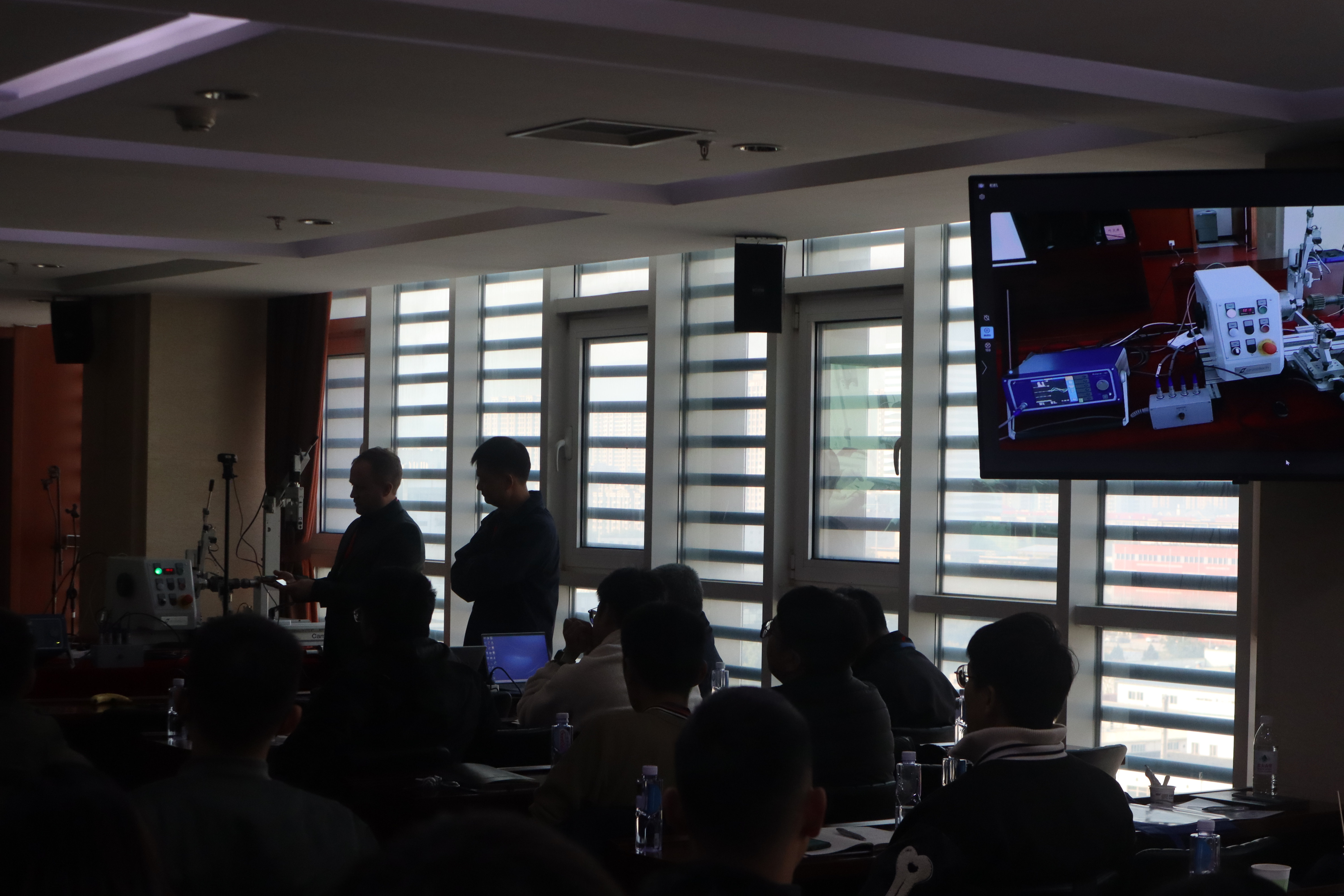 97人妻碰碰碰久久久久禁片